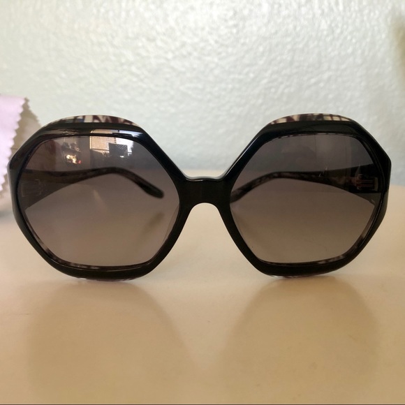 **SOLD** Emilio Pucci Sunglasses - Picture 3 of 9